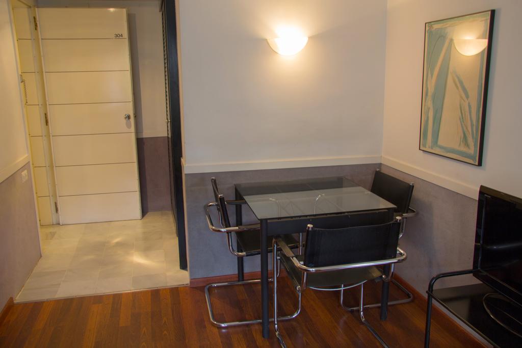 Apartamentos Descartes Barcelona Buitenkant foto