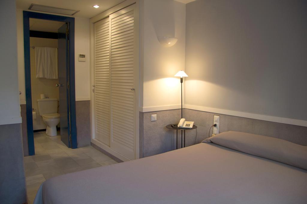 Apartamentos Descartes Barcelona Buitenkant foto