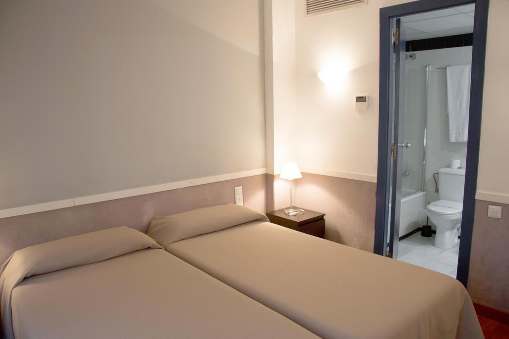 Apartamentos Descartes Barcelona Buitenkant foto