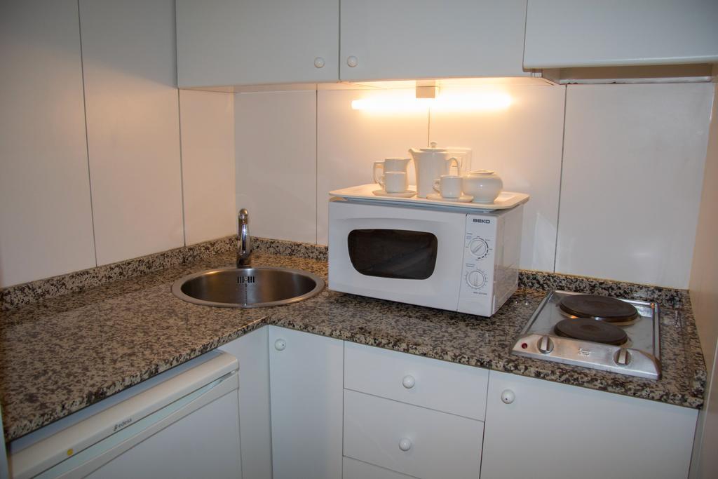 Apartamentos Descartes Barcelona Buitenkant foto