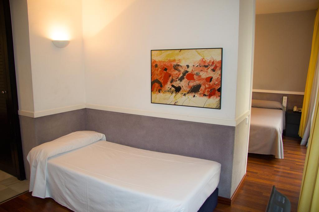 Apartamentos Descartes Barcelona Buitenkant foto