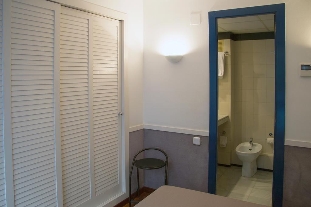 Apartamentos Descartes Barcelona Buitenkant foto