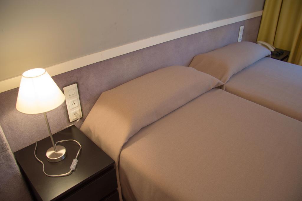 Apartamentos Descartes Barcelona Buitenkant foto