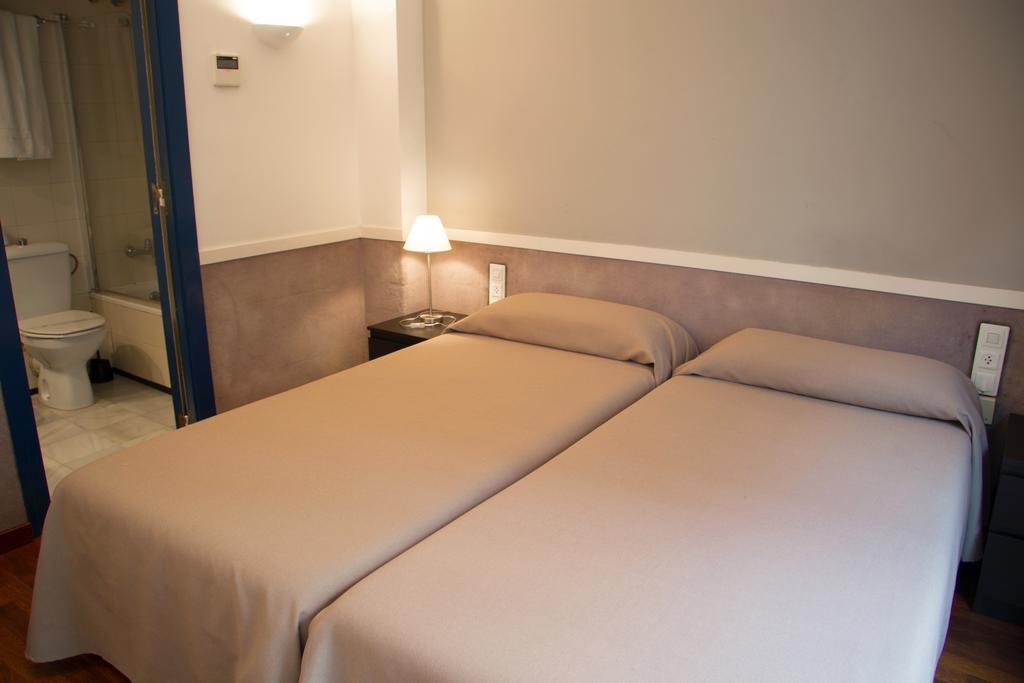 Apartamentos Descartes Barcelona Buitenkant foto