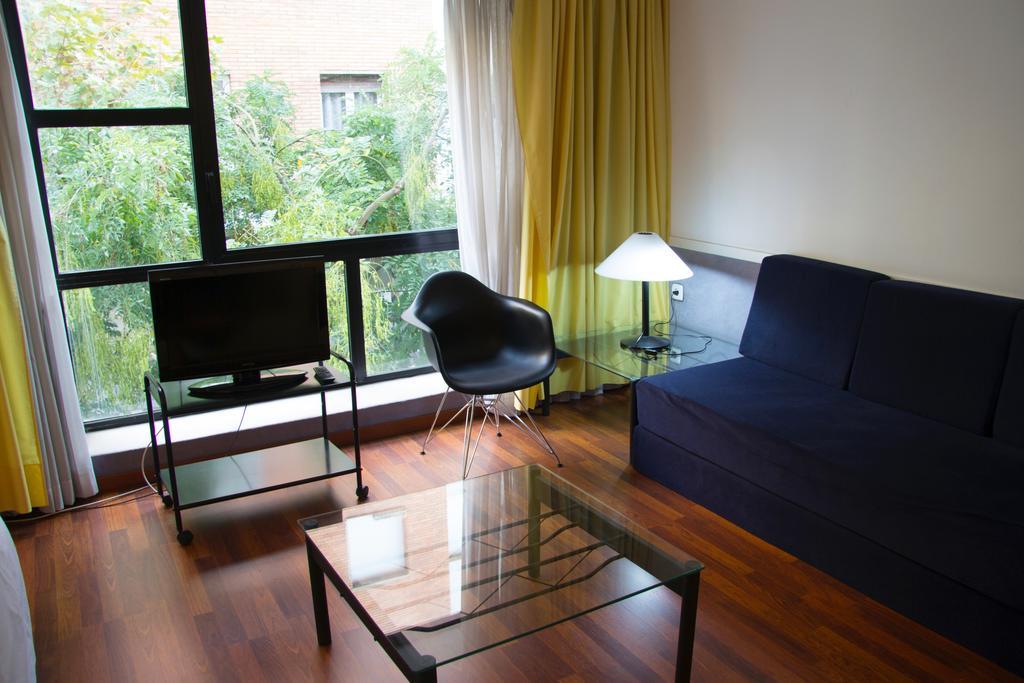 Apartamentos Descartes Barcelona Buitenkant foto