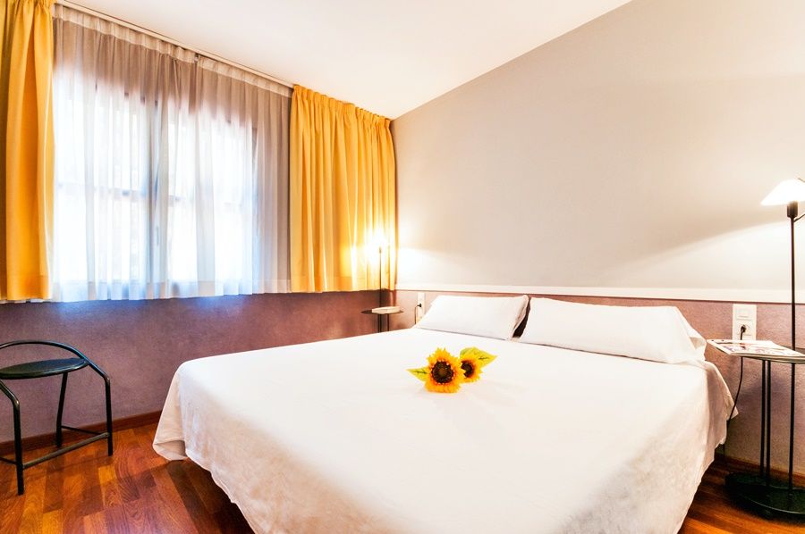 Apartamentos Descartes Barcelona Buitenkant foto