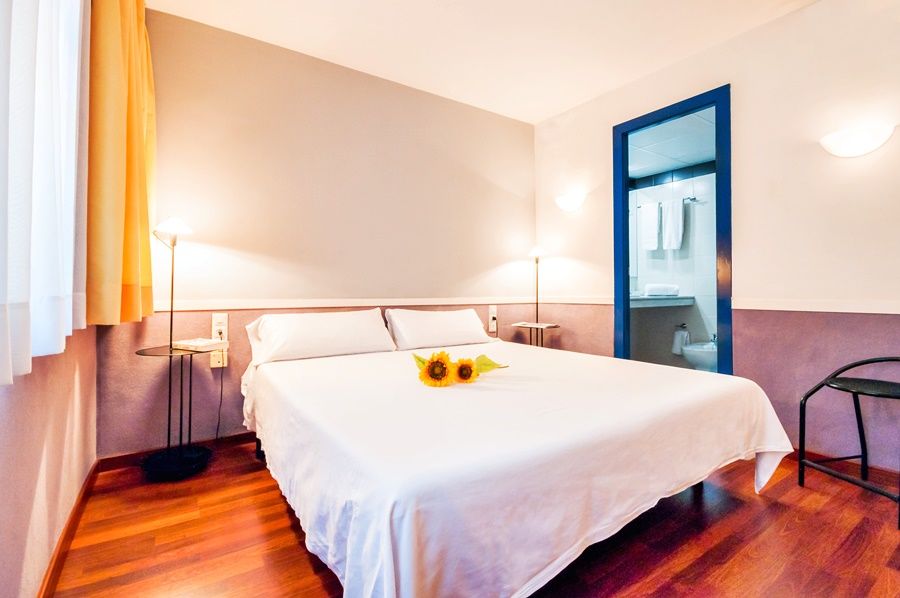 Apartamentos Descartes Barcelona Buitenkant foto