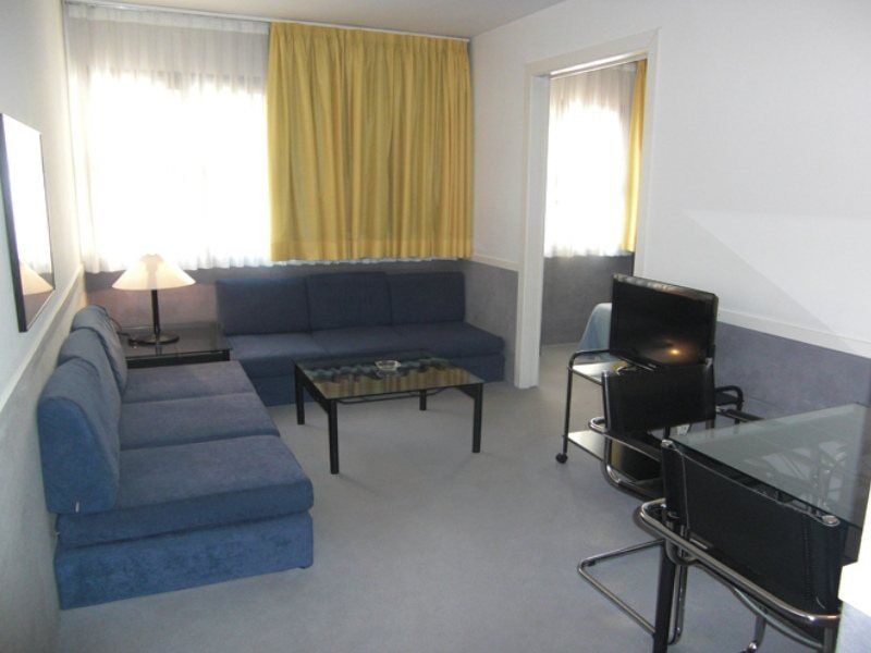 Apartamentos Descartes Barcelona Buitenkant foto