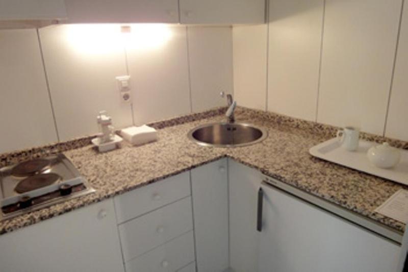 Apartamentos Descartes Barcelona Buitenkant foto